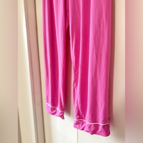 Eberjay Gisele TENCEL™ Modal Short Sleeve Top & Cropped Capri Pants PJ Set - Picture 8 of 10